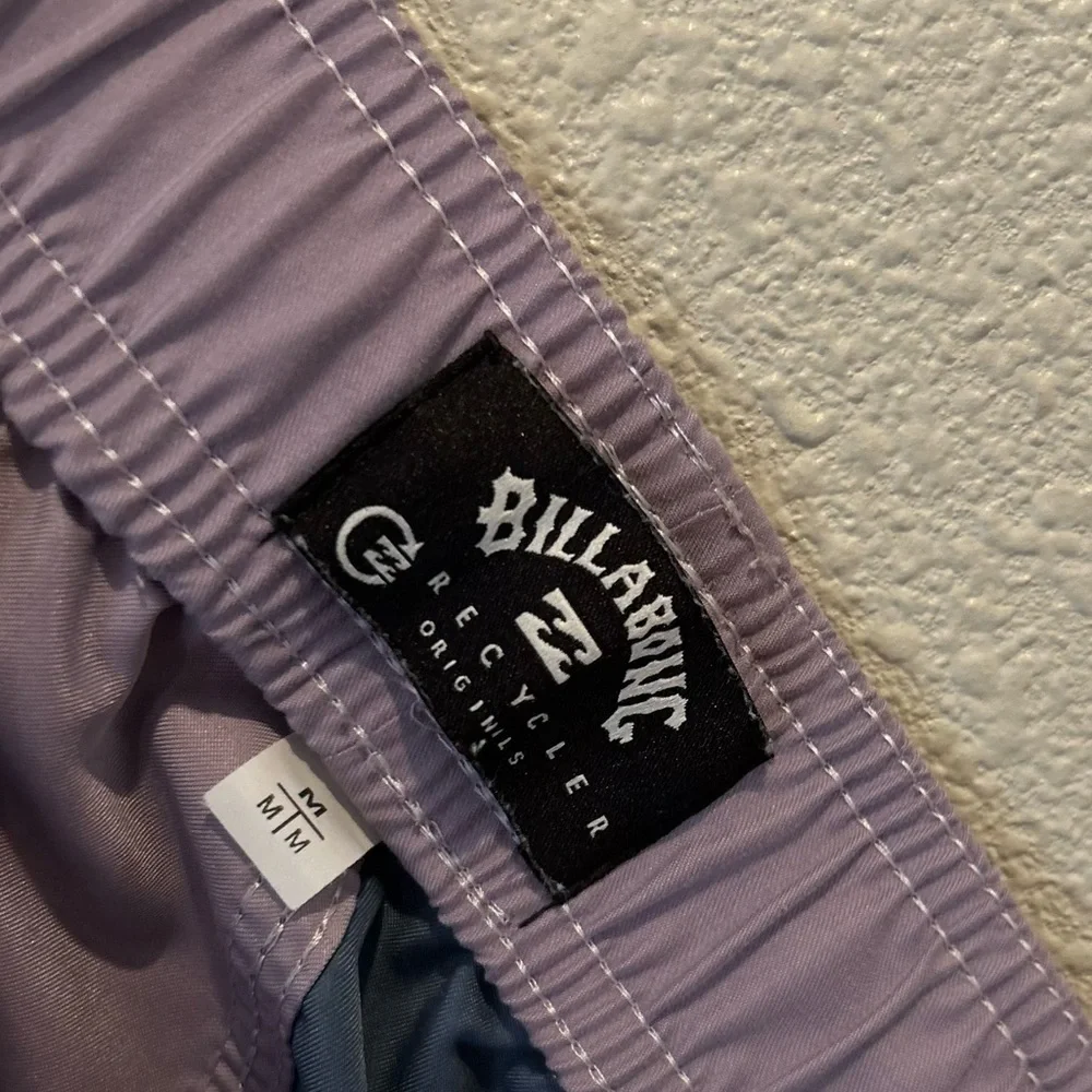 BILLABONG Good Times Mens Volley Shorts size medium purple combo